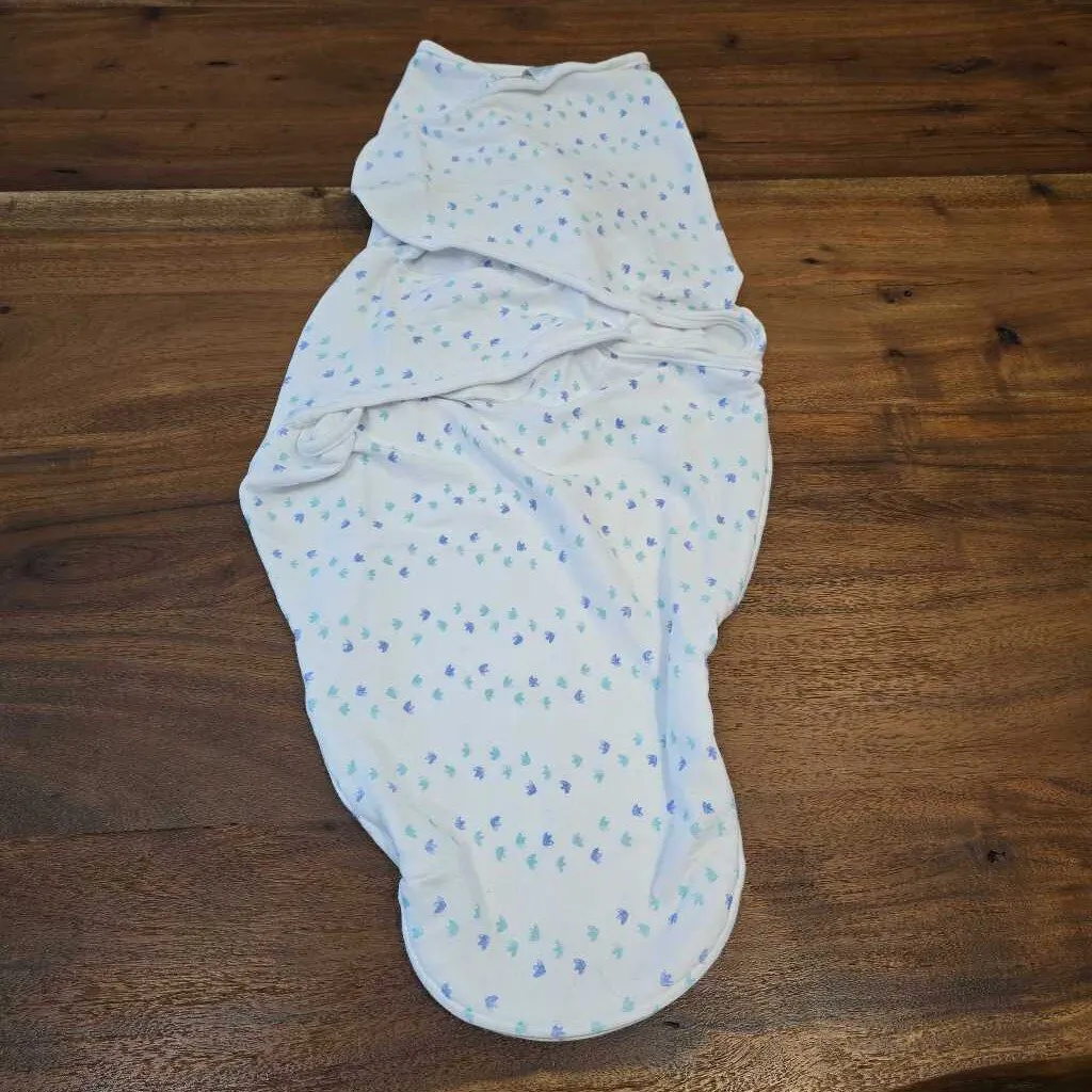 Aden & Anais white with blue bird prints swaddle 4-6m